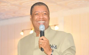 Worship Icon Ron Kenoly Dies at 81